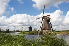 Kinderdijk Molen molens mill mills moulin moulins wipmolen stellingmolen Korenmolen dijk water vaart polder poldergemaal 